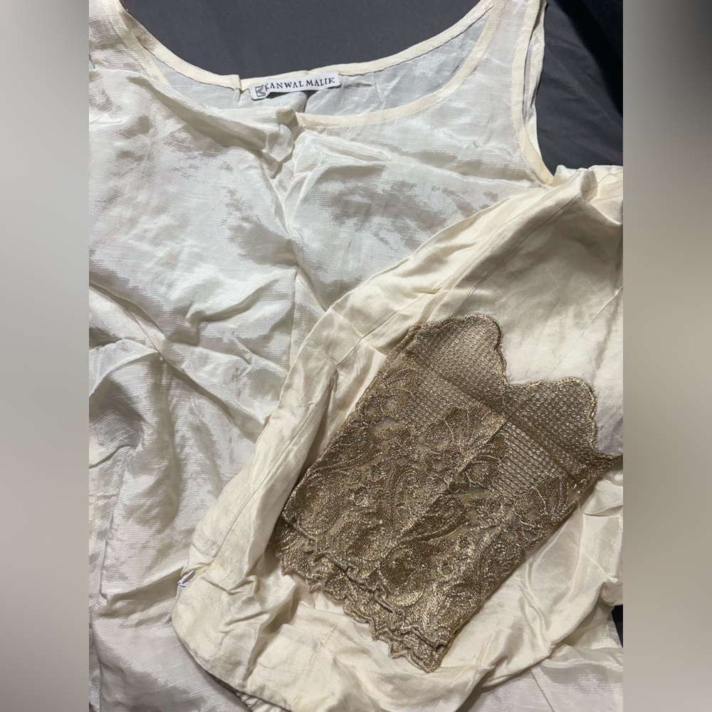 Kanwal Malik (Elegant Gold and White Embellished dress) small size - Picture 14 of 16